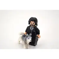 LEGO MOC : Assassin à la retraite avec chien