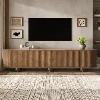 Merax Meuble TV bas à portes coulissantes, meuble TV avec finition à lamelles rainurées verticales, meuble TV avec système de rangement des câbles et pieds sphériques, style rétro, noyer