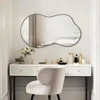 StarTech.com Miroir mural à motif nuage irrégulier - Idéal pour la salle de bain - Effet grossissant - Design moderne - Environ 20 cm - Décoratif - Cadre noir