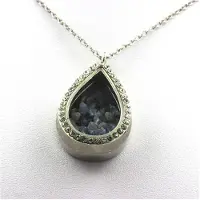 Bijoux Pierres et Minéraux. Collier Benitoite brut. Modèle goutte.