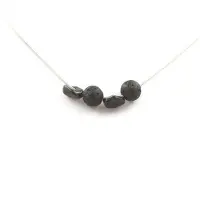 Bijoux Pierres et Minéraux. Collier perles Lave + Tourmaline Schorl du Brésil 8 mm Chaine en acier inoxydable.