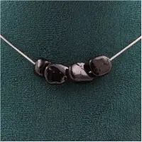 Bijoux Pierres et Minéraux. Collier 4 perles Tourmaline Schorl du Brésil Chaine en acier Collier femmes, hommes. Taille personnalisable.