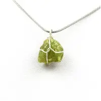 Bijoux Pierres et Minéraux. Collier Grenat Grossulaire brut. Argent 925.
