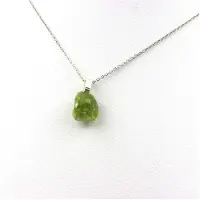 Bijoux Pierres et Minéraux. Collier Peridot brut. 10.42 ct. Skardu District, Baltistan, Pakistan.