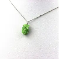 Bijoux Pierres et Minéraux. Collier Grenat Tsavorite brut. 9.28 ct. Manyara Region, Tanzanie.