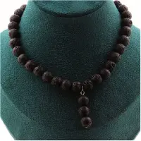Bijoux Pierres et Minéraux. Collier perles Lave 8 mm + 3 perles Lave 8 mm. Chaine en acier Collier femmes, hommes. Taille personnalisable.