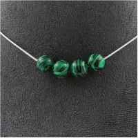 Bijoux Pierres et Minéraux. Collier 4 perles Malachite (avec résine) 8 mm. Chaine en acier Collier femmes, hommes. Taille personnalisable.