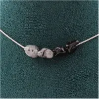 Bijoux Pierres et Minéraux. Collier 4 perles Quartz à inclusions de Tourmaline du Brésil Chaine en Collier femmes, hommes. Taille personna