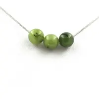 Bijoux Pierres et Minéraux. Collier 3 perles Jade 8 mm Chaine en acier inoxydable.