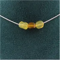 Bijoux Pierres et Minéraux. Collier 3 perles Opale jaune d'Australie. Chaine en acier inoxydable Collier femmes, hommes. Taille personnali