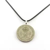 Bijoux Pierres et Minéraux. Collier pièce de monnaie Royaume-Uni 2 shillings George VI Cordon noir.