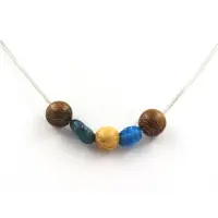 Bijoux Pierres et Minéraux. Collier perles bois 8 mm + Apatite bleu du Brésil Chaine en acier inoxydable.
