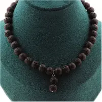 Bijoux Pierres et Minéraux. Collier perles Lave 8 mm + 2 perles Lave 8 mm. Chaine en acier Collier femmes, hommes. Taille personnalisable.