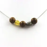 Bijoux Pierres et Minéraux. Collier perles bois 8 mm + Opale jaune d'Australie + Labradorite de Chaine en acier inoxydable.