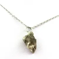 Bijoux Pierres et Minéraux. Collier Gypse brut. 14.90 ct. Marcieu, Isère, France.