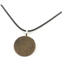 Bijoux Pierres et Minéraux. Collier pièce de monnaie Portugal 10 réis - Charles Ier Cordon noir.