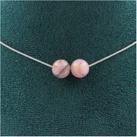 Bijoux Pierres et Minéraux. Collier 2 perles Opale rose 8 mm. Chaine en acier inoxydable Collier femmes, hommes. Taille personnalisable.