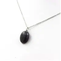 Bijoux Pierres et Minéraux. Collier Saphir. 15.66 ct. Afrique.