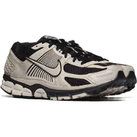 Nike ZOOM VOMERO 5 MET