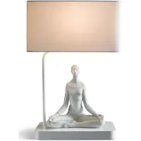 Casa Padrino Luxus Lampe de table Gris / Blanc 38 x 20 x H. 54 cm - Lampe de table design avec figurine décorative en porcelaine de yoga