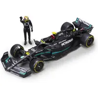 Bburago Véhicule avec figurine Burago Mercedes Benz F1 1/24 Racing Pilote Hamilton avec casque 2024