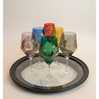 Casa Padrino Pompöös by Luxury Wine Glasses Set Colourful Ø 8,7 x H. 20,3 cm - Verres à vin plaqués or 24 carats - Verres à vin Pompööse conçus par Harald Glööckler