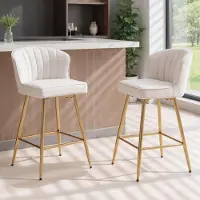 Sonstiges Ensemble de deux tabourets de bar en velours beige, avec dossier matelassé et pieds en métal doré