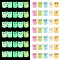 OEM Mini figurines de chats - 65 pièces - Lumineuses - Figurines en résine - Décoration pour jardin/maison de jeu pour enfants - 5 couleurs - 2,4 x 2 x 2 cm