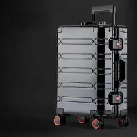 StarTech.com Valise à roulettes de 60 cm - Coque rigide en métal - 4 roulettes multidirectionnelles - Serrure intégrée - Noir
