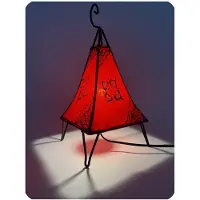 SIMANDRA Lampe orientale Lampe au henné Lampe marocaine en cuir Lampe de table Lampadaire Pyramide Orient 35-38 cm, rouge