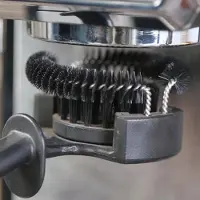Markenlos Nettoyant pour machines à café avec une poignée allongée, équipé de poils en nylon amovibles pour une tête de groupe de 58 mm
