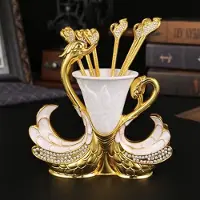 Markenlos Ensemble de 6 cuillères à café dorées - Présentoir en forme de cygnes - Mini-ensemble de cuillères pour le café, les glaces et les desserts