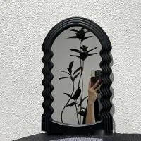 Merkloos Omgoods - Miroir de table incurvé pour le maquillage - Miroir décoratif mural, couleur noire