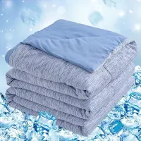Merkloos Couverture d'été de 228x228 cm, bleue, avec technologie de refroidissement Arc-Chill, idéale pour la chambre à coucher